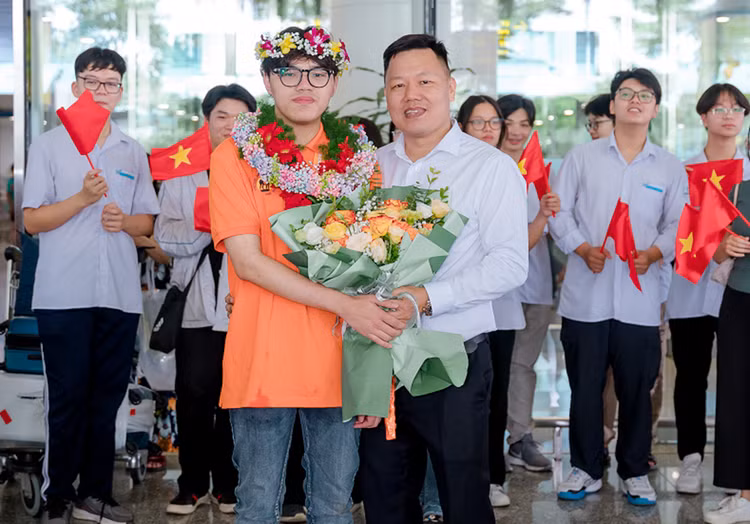 Để có được những thành tích như hôm nay, với Lộc, đó là hành trình vượt lên chính mình. Trong đó, có sự kỳ công, đồng hành của người bố - Ảnh: NVCC