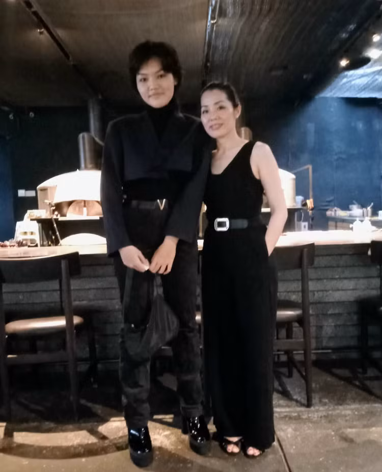 Chị Kim Oanh và con gái.