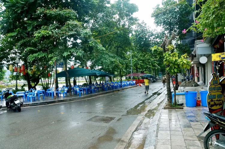 Tuy nhiên, thực tế trái với kỳ vọng của các cơ quan quản lý, tuyến phố này thường xuyên rơi vào tình trạng ế ẩm.