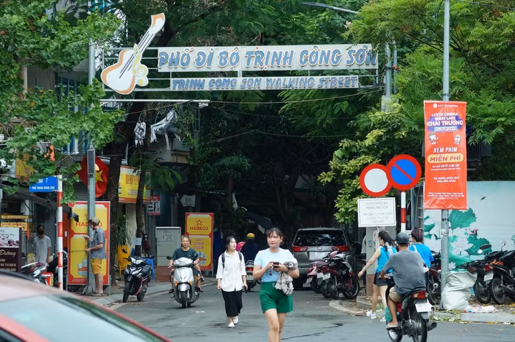 Phố đi bộ Trịnh Công Sơn từng được kỳ vọng là nơi sẽ diễn ra biểu diễn văn hóa nghệ thuật của Thủ đô.