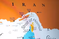 Iran ra tối hậu thư: Dỡ phong tỏa cảng mới đàm phán với Mỹ