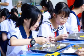 [VIDEO] Hà Nội siết quy định bán trú sau sáp nhập trường học để đảm bảo dinh dưỡng