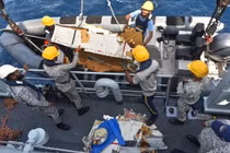 Tìm thấy mảnh vỡ máy bay rơi ngoài khơi bờ biển Pakistan