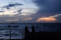 Lật phà chở hơn 130 người ngoài khơi Guyana, nhiều nạn nhân mất tích 