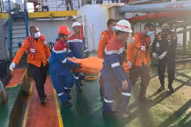 Nỗ lực tìm kiếm 129 người mất tích trong vụ lật phà tại Indonesia