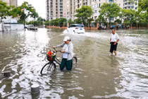 Bão Bavi gây ngập lụt ở Trung Quốc