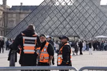 Giám đốc Bảo tàng Louvre đề xuất tăng cường an ninh sau vụ trộm