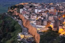 Sạt lở đất ở Italy, 1.500 người phải sơ tán