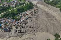 Lũ quét kinh hoàng tại biên giới Nepal - Trung Quốc, nhiều người tử vong