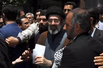 'Can thiệp quân sự khó có thể thay đổi chế độ ở Iran'