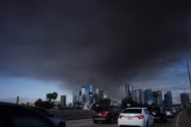 Lý do Los Angeles ban bố tình trạng khẩn cấp