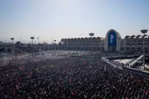 Biển người dự lễ tang cố Lãnh tụ tối cao Iran Ayatollah Ali Khamenei