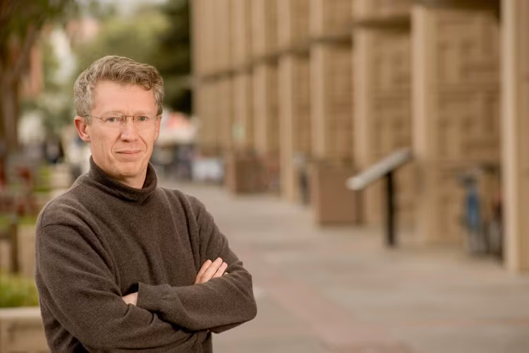 Chuyên gia Emmanuel Mignot thuộc Đại học Y khoa Stanford, Mỹ (Ảnh: Internet) Chuyên gia Emmanuel Mignot thuộc Đại học Y khoa Stanford, Mỹ (Ảnh: Internet)
