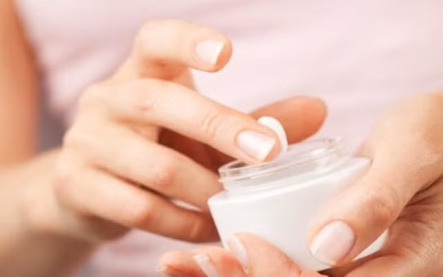 Vì sao lô mỹ phẩm sáp nẻ Vaseline hoa hồng bị thu hồi?. Ảnh minh họa Vì sao lô mỹ phẩm sáp nẻ Vaseline hoa hồng bị thu hồi?. Ảnh minh họa
