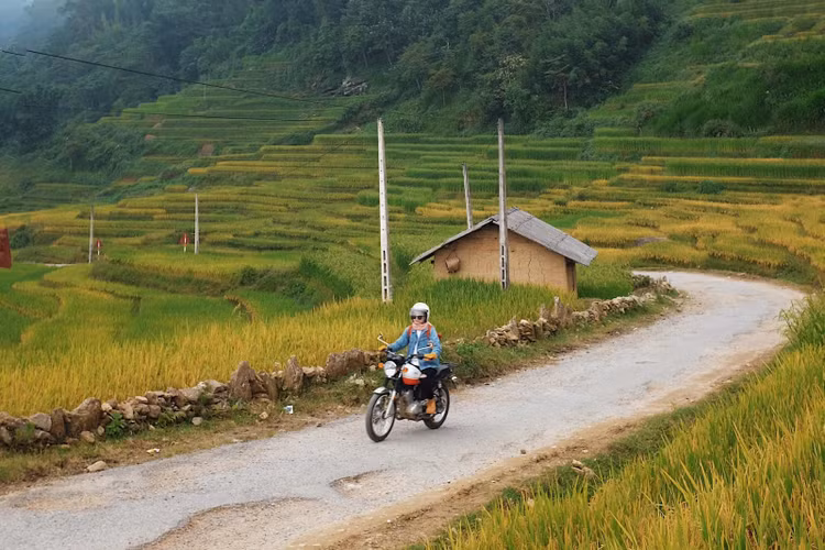 Du khách có thể phượt xe máy đến Y Tý. Nguồn: Chu Hải Yến