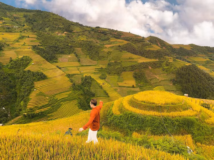 Du khách check in ở Mù Cang Chải. Nguồn: dulichchat