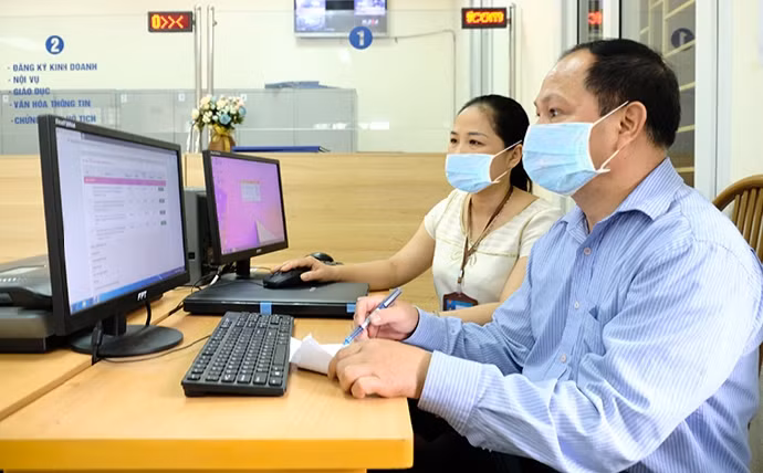 Hoạt động kiểm tra nhằm nâng cao hiệu quả công tác tiếp nhận và giải quyết thủ tục hành chính của công dân, tổ chức (Ảnh: Internet). Hoạt động kiểm tra nhằm nâng cao hiệu quả công tác tiếp nhận và giải quyết thủ tục hành chính của công dân, tổ chức (Ảnh: Internet).