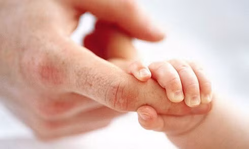 Em bé chào đời với trái tim ngừng đập được hồi sinh một cách ngoạn mục. Ảnh minh họa Em bé chào đời với trái tim ngừng đập được hồi sinh một cách ngoạn mục. Ảnh minh họa