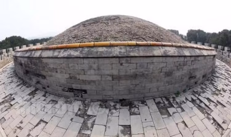 Vì sao lăng mộ Từ Hy Thái hậu trăm năm không mọc cỏ Vì sao lăng mộ Từ Hy Thái hậu trăm năm không mọc cỏ