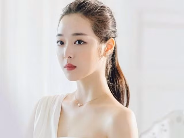 Bí quyết giúp làn da ngậm nước căng bóng mùa hanh khô. Ảnh minh họa