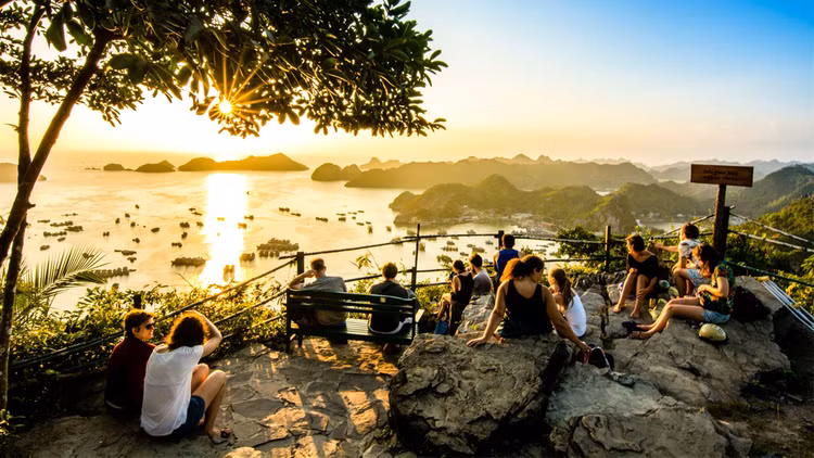 Pháo đài Thần Công là minh chứng lịch sử cho cuộc kháng chiến của người dân ở Cát Bà. Nguồn: Vietgoing.