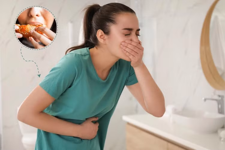 Ngộ độc thực phẩm là hội chứng cấp tính xảy ra đột ngột do ăn phải thức ăn có chất độc, nếu không kịp xử lý rất dễ nguy hiểm tới tính mạng. Ảnh minh họa