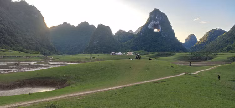 Núi Mắt Thần. Ảnh Thu Trang Núi Mắt Thần. Ảnh Thu Trang