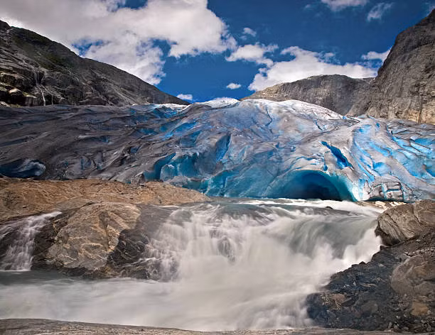 Sông băng Jostedalsbreen, Na Uy. ẢNh istock