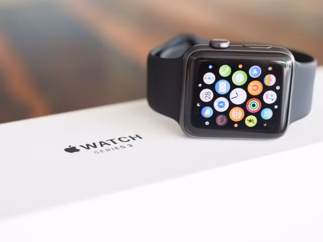 Apple dẫn đầu thị trường thiết bị đeo thông minh. Ảnh Apple