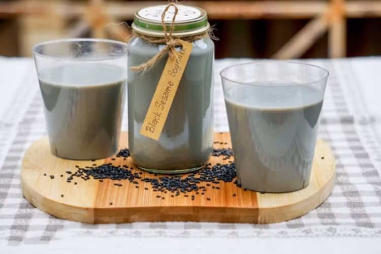 Sữa đậu nành mè đen giảm cân. Ảnh minh họa Sữa đậu nành mè đen giảm cân. Ảnh minh họa