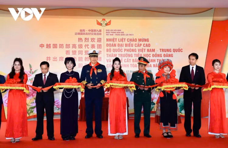Dau an Giao luu huu nghi bien gioi quoc phong Viet Nam - Trung Quoc lan thu 9-Hinh-13