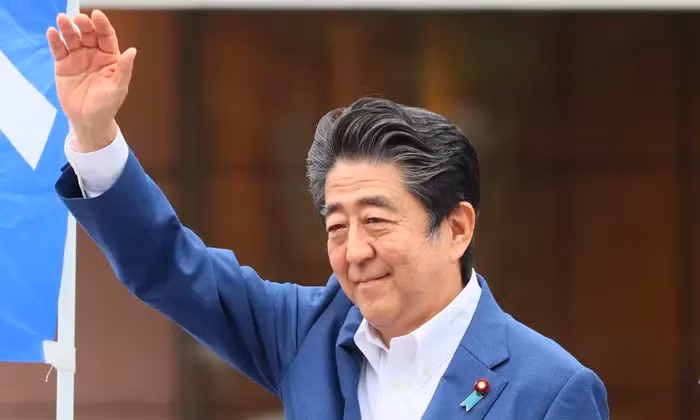 Do vết thương quá nặng, cố Thủ tướng Abe Shinzo đã qua đời tại bệnh viện ở thành phố Nara vào hồi 17h03 giờ địa phương, hưởng thọ 67 tuổi (Ảnh: Guardian).