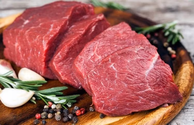 Thịt bò chứa hàm lượng dưỡng chất cao.