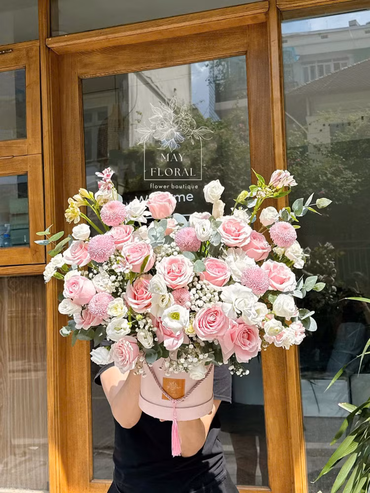 Hoa tươi luôn là lựa chọn hàng đầu mỗi dịp Valentine, mang ý nghĩa của tình yêu và sự trân trọng. Ảnh May Floral