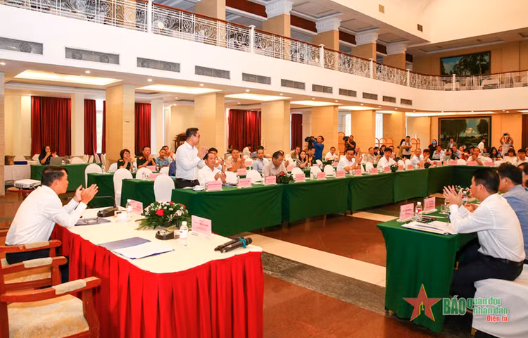 Quang cảnh hội nghị.