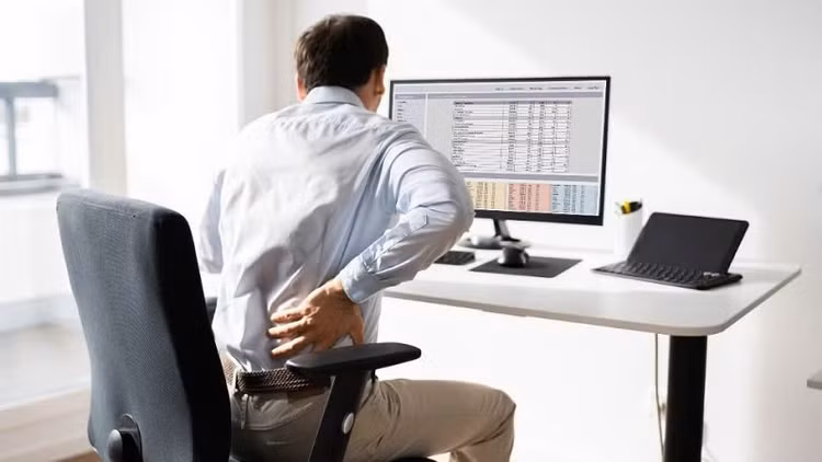Đau mông khi ngồi lâu, cảnh giác mắc bệnh lý xương khớp hay gặp. Ảnh minh họa Đau mông khi ngồi lâu, cảnh giác mắc bệnh lý xương khớp hay gặp. Ảnh minh họa