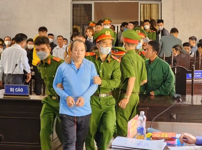 Bị cáo Lý Văn Quân bị tuyên y án tử hình. Bị cáo Lý Văn Quân bị tuyên y án tử hình.