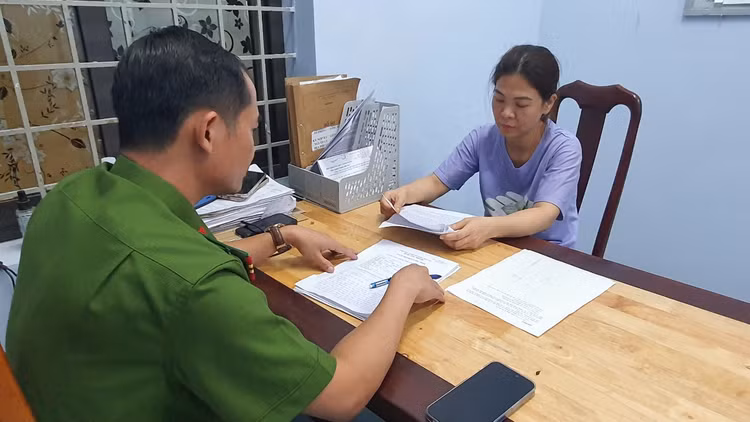 Người vợ dùng dao đâm chồng tử vong vì ham nhậu.