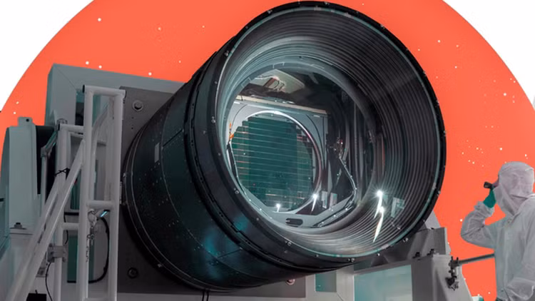 Camera kỹ thuật số lớn nhất thế giới to ngang một chiếc ô tô. Ảnh: SLAC Camera kỹ thuật số lớn nhất thế giới to ngang một chiếc ô tô. Ảnh: SLAC