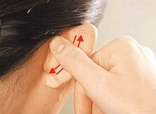Tăng cường chức năng thận bằng cách massage giúp tác động đến những khu vực quanh tai. Ảnh minh họa Tăng cường chức năng thận bằng cách massage giúp tác động đến những khu vực quanh tai. Ảnh minh họa