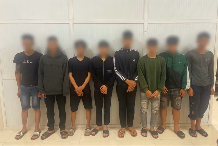Nhóm thanh thiếu niên truy sát nhau bị cơ quan Công an triệu tập điều tra làm rõ vụ việc. Nhóm thanh thiếu niên truy sát nhau bị cơ quan Công an triệu tập điều tra làm rõ vụ việc.