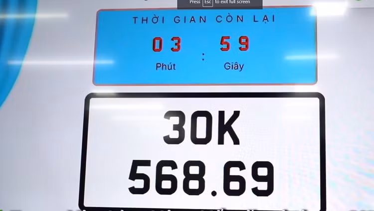 Cục Cảnh sát Giao thông đưa nhiều biển số ô tô "siêu đẹp" ra đấu giá. Cụ thể, Hà Nội sẽ đấu giá 2 biển số cực đẹp là 30K - 555.55 và 30K - 567.89, còn TP.HCM có biển số 51K - 888.88. Các biển số còn lại trong phiên đấu giá đầu tiên là: 98A - 666.66 (Bắc Giang), 19A - 555.55 (Phú Thọ), 36A - 999.99 (Thanh Hóa), 43A - 799.99 (Đà Nẵng), 47A - 599.99 (Đắk Lắk), 65A - 399.99 (Cần Thơ), 99A - 666.66 (Bắc Ninh) và 15K - 188.88 (Hải Phòng). Cục Cảnh sát Giao thông đưa nhiều biển số ô tô "siêu đẹp" ra đấu giá. Cụ thể, Hà Nội sẽ đấu giá 2 biển số cực đẹp là 30K - 555.55 và 30K - 567.89, còn TP.HCM có biển số 51K - 888.88. Các biển số còn lại trong phiên đấu giá đầu tiên là: 98A - 666.66 (Bắc Giang), 19A - 555.55 (Phú Thọ), 36A - 999.99 (Thanh Hóa), 43A - 799.99 (Đà Nẵng), 47A - 599.99 (Đắk Lắk), 65A - 399.99 (Cần Thơ), 99A - 666.66 (Bắc Ninh) và 15K - 188.88 (Hải Phòng).