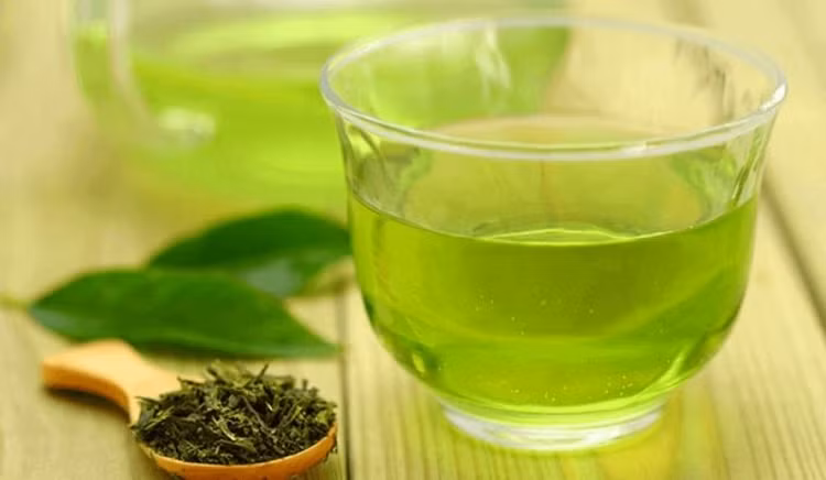 Thành phần chính của trà xanh là EGCG - chất chống oxy hóa mạnh, có tác dụng giảm viêm hiệu quả. Ảnh minh họa Thành phần chính của trà xanh là EGCG - chất chống oxy hóa mạnh, có tác dụng giảm viêm hiệu quả. Ảnh minh họa