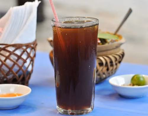 Thức uống bình dân ở vỉa hè, giúp giải độc cơ thể, hạ mỡ máu. Ảnh minh họa Thức uống bình dân ở vỉa hè, giúp giải độc cơ thể, hạ mỡ máu. Ảnh minh họa