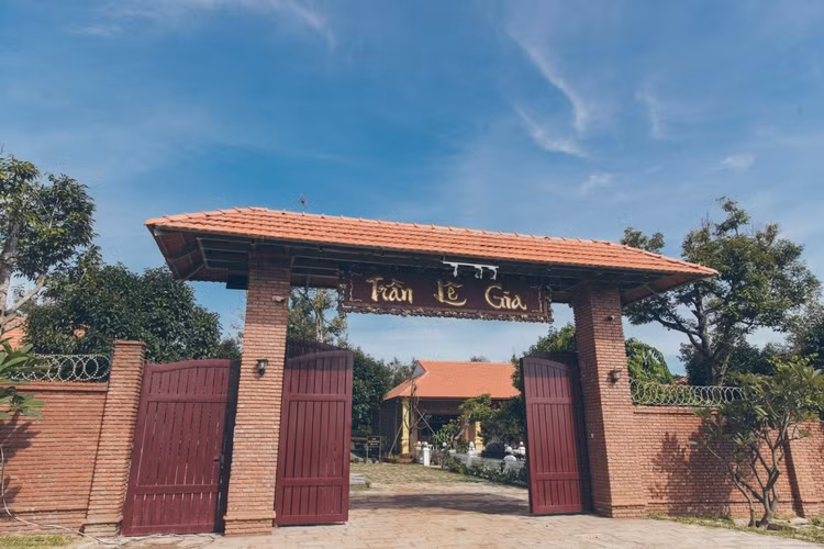 Tung goc trong biet phu 10.000m2 cua Ly Nha Ky o que-Hinh-2