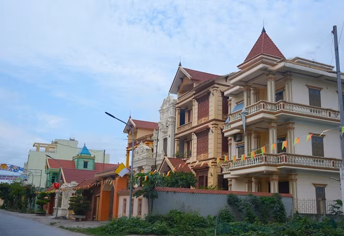 Bên trong ngôi làng đại gia toàn dinh thự nức tiếng ở Nam Định - Hình 3 Ben trong ngoi lang dai gia toan dinh thu nuc tieng o Nam Dinh-Hinh-3