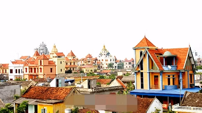 Bên trong ngôi làng đại gia toàn dinh thự nức tiếng ở Nam Định - Hình 6 Ben trong ngoi lang dai gia toan dinh thu nuc tieng o Nam Dinh-Hinh-6