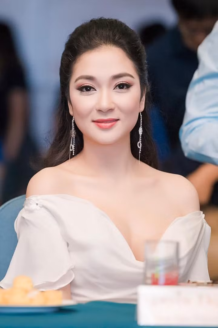 Biet thu ngap cay trai cua “Hoa hau bi an nhat Viet Nam“