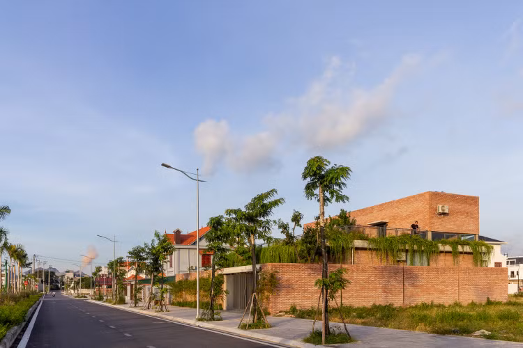 Kham pha ngoi nha nhu tam rem xanh la mat tai Quang Ninh