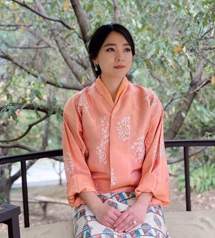 Cong chua Bhutan song kin tieng, xinh dep gay bao mang